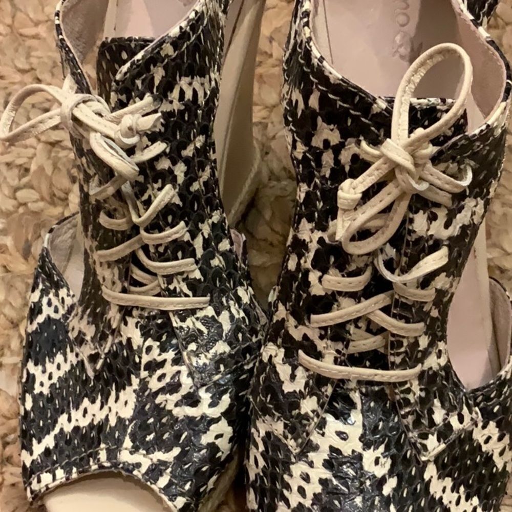 Plomo Esther Wedge Snakeskin T-Strap Sandal 9/39 - Picture 9 of 15